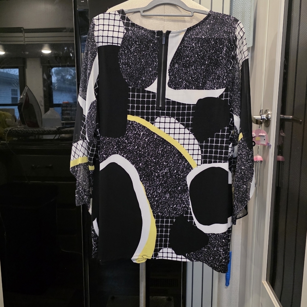 Alfani Black, White and Yellow Abstract Blouse - Picture 3 of 7